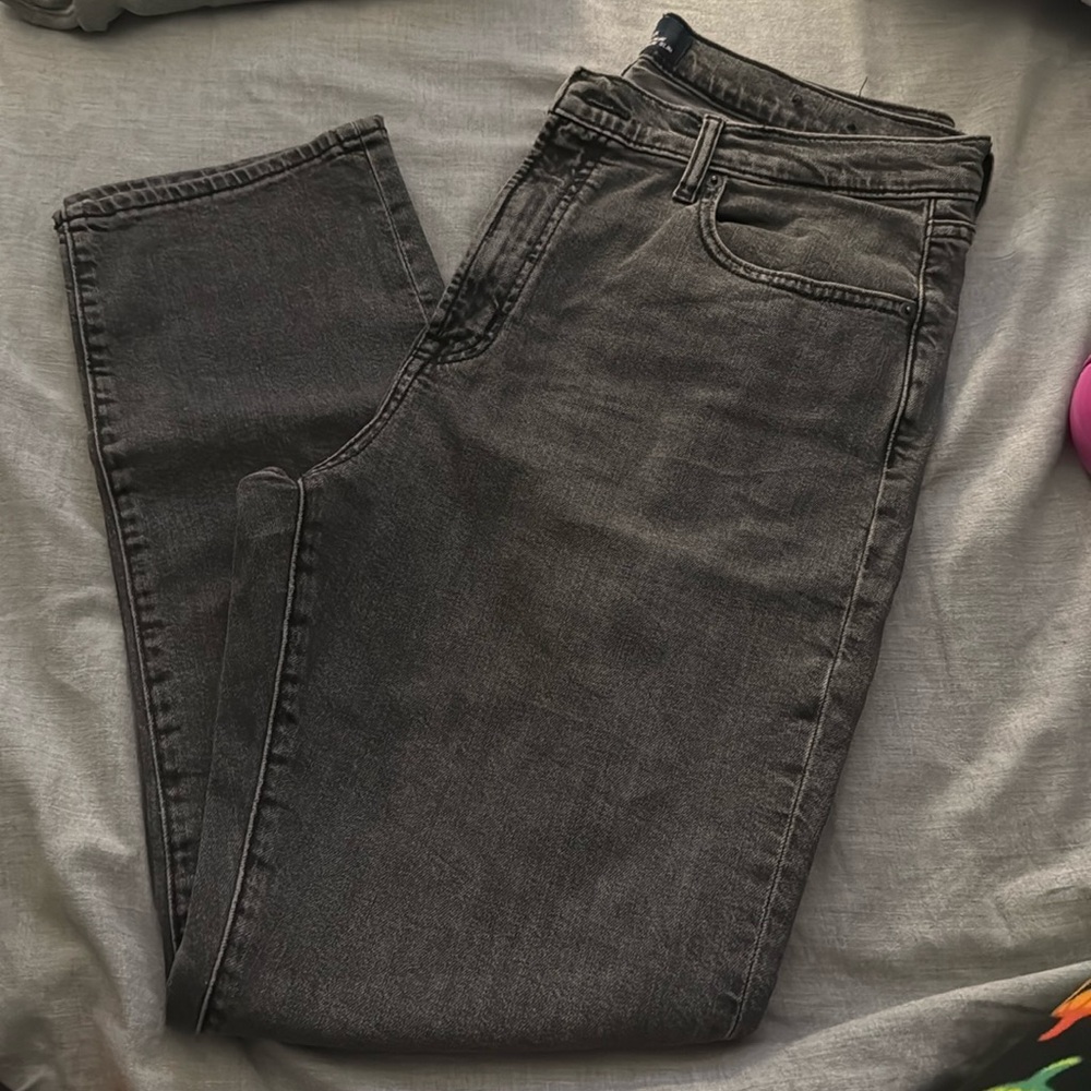 black jeans (women)